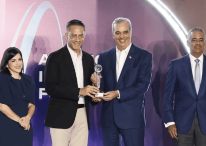 Grupo Rensa Solar recibe premio de energía en Foro de Inversión