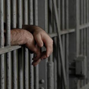 Juez impuso prisión preventiva a hombre acusado de feminicidio en Villa Mella