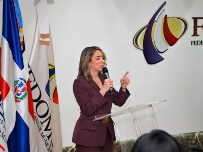 Ministerio de la Mujer y Fedomu unen esfuerzos para ampliar consulta sobre prevención de violencia contra las mujeres