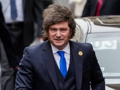 Milei endurece la política migratoria y autoriza expulsar a extranjeros que ofendan a los argentinos