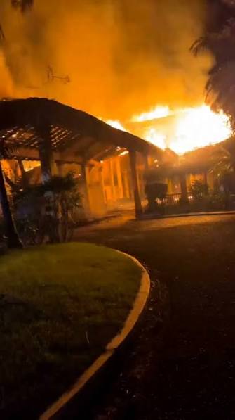 Controlado incendio en antiguo hotel RIU Mambo de Puerto Plata