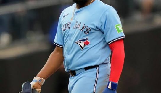 Vladimir Guerrero Jr. enfrenta su temporada más difícil tras contrato récord