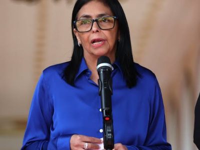 Delcy Rodríguez crea unidad militar de emergencia y designa nuevo ministro de Transporte tras los terremotos