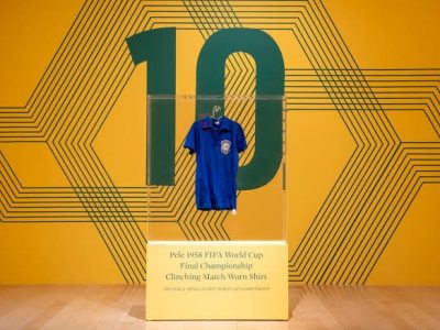 Camiseta de Pelé en final del 58 se vendió por US$4,9 millones