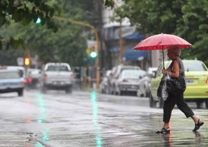 Indomet pronostica aguaceros, tormentas eléctricas y ráfagas de viento por vaguada este lunes