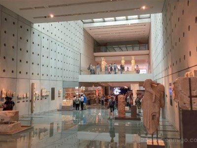 Hombre hiere con cuchillo a dos turistas estadounidenses cerca del Museo de la Acrópolis en Atenas