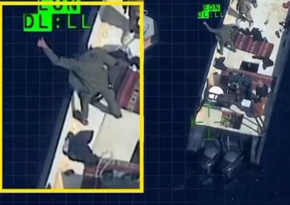 Frontex revela imágenes de una presunta entrega de inmigrantes ilegales entre traficantes y Sea-Watch en alta mar