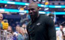 LeBron James mantiene en suspenso su decisión sobre próximo equipo
