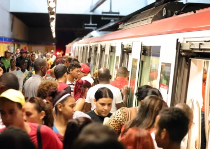 Escalera mecánica fuera de servicio en estación María Montez