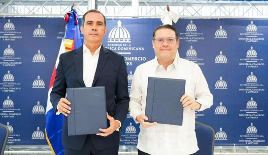 MICM y Equifax firman acuerdo para inclusión financiera de mipymes