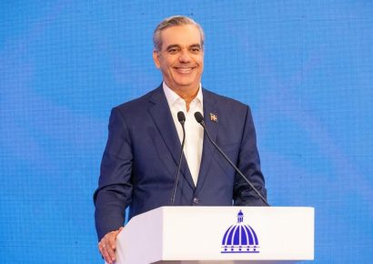 Abinader rinde homenaje a los padres en jornada ‘Padres que Protegen’