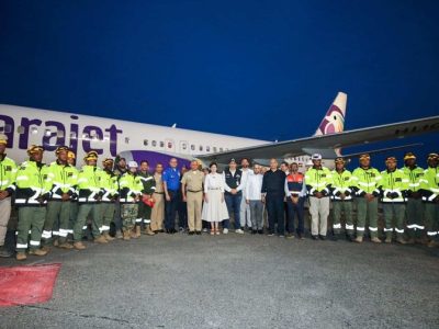 Regresan al país los 19 rescatistas dominicanos tras misión en Venezuela