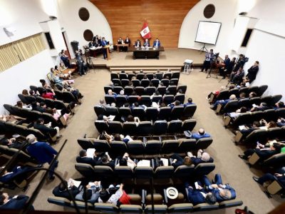 El Congreso de Perú promulga ley que excluye a policías y militares de la justicia común por delitos cometidos en funciones