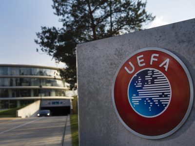 UEFA acusa a FIFA de usar el fútbol para enriquecerse