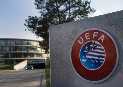 UEFA acusa a FIFA de usar el fútbol para enriquecerse