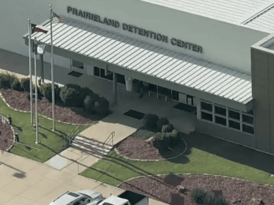 Condenan a siete por ataque armado frente a centro de detención en Texas