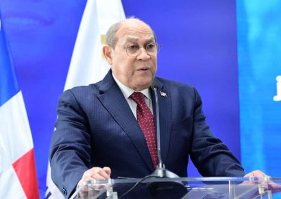 Santos Badía: universidades deben liderar transformación educativa