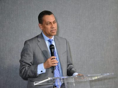 Presentarán en Miami obra de Guido Gómez Mazara que analiza la evolución política de República Dominicana