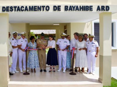 Gobierno entrega destacamento naval y marina seca en Bayahíbe