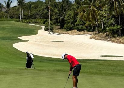 Willy Pumarol logra histórico bronce en golf para RD