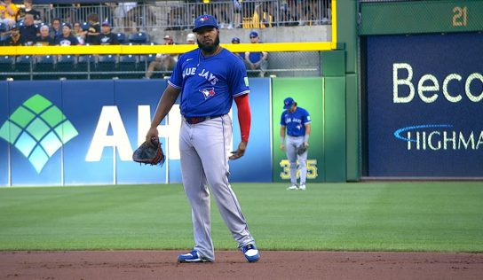 Vladimir Guerrero Jr. fuera por rigidez en la corva