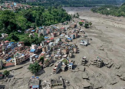Riada en Nepal deja a unas 93.000 personas afectadas y dificulta las labores de rescate