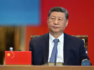 Xi Jinping ordena intensificar la búsqueda de desaparecidos tras devastadora riada en la frontera entre China y Nepal