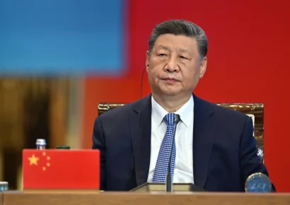 Xi Jinping ordena intensificar la búsqueda de desaparecidos tras devastadora riada en la frontera entre China y Nepal