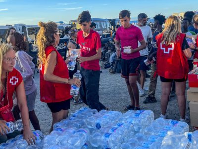 Miles de migrantes permanecen en Ceuta tras crisis fronteriza