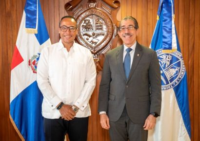 UASD y Pasaportes pactan instalar oficinas biométricas en sede y recintos universitarios