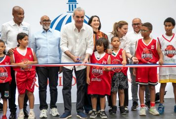 Abinader inaugura obras deportivas que beneficiarán a jóvenes de Capotillo y Villa Francisca