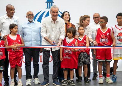 Abinader inaugura obras deportivas que beneficiarán a jóvenes de Capotillo y Villa Francisca