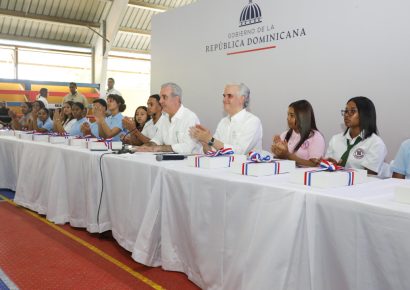 Presidente Abinader anuncia más equipos para politécnicos y nuevas oportunidades para estudiantes