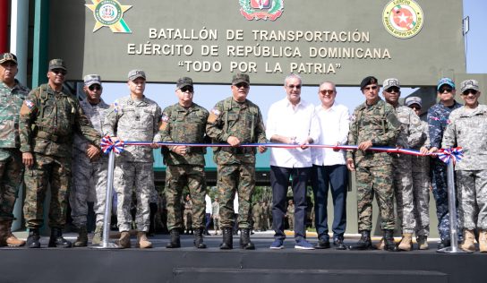 Presidente Abinader inaugura moderno Batallón de Transportación del Ejército para reforzar su capacidad logística y operativa