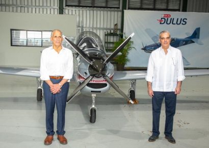 Abinader y Asfura recorren Base Aérea de San Isidro y conocen avances de la industria militar dominicana
