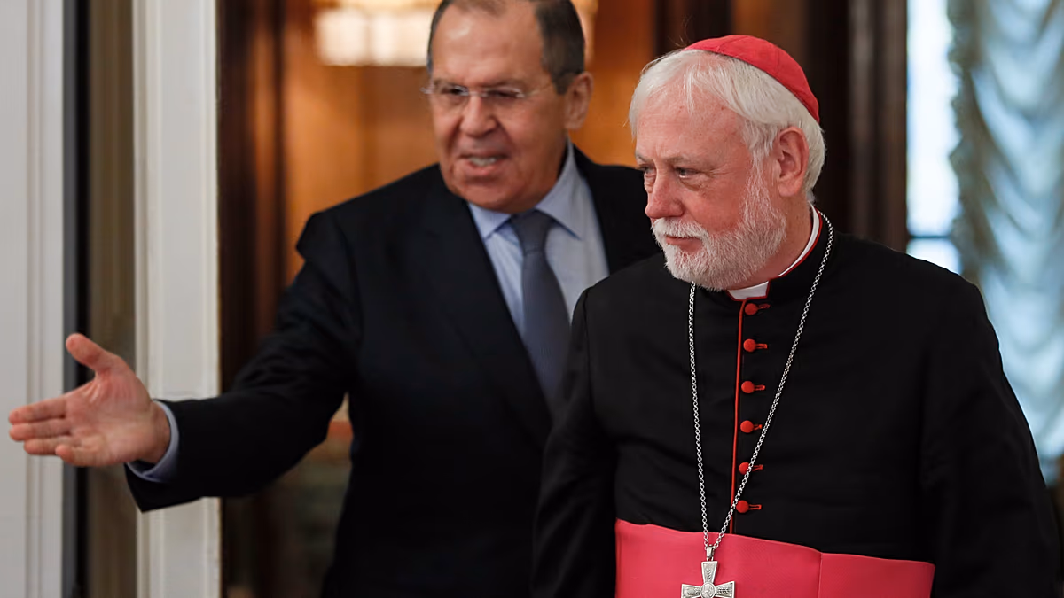 El enviado del Vaticano afirma ante Lavrov que «el diálogo es más necesario que nunca»