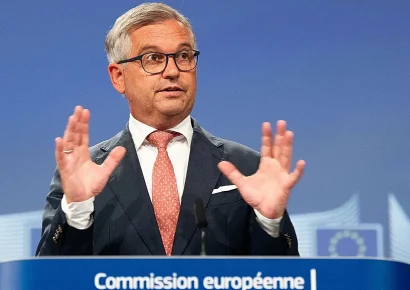 La Comisión Europea impulsa una directiva para sancionar la colaboración con la migración irregular