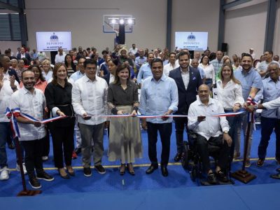 Vicepresidenta Raquel Peña y ministro Kelvin Cruz entregan techado del multiuso Plaza Independencia