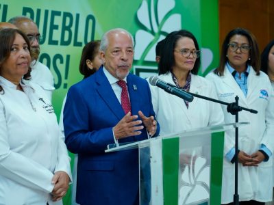 FP asegura servicios de salud están al borde del colapso: pacientes esperan más de 30 días por camas de UCI