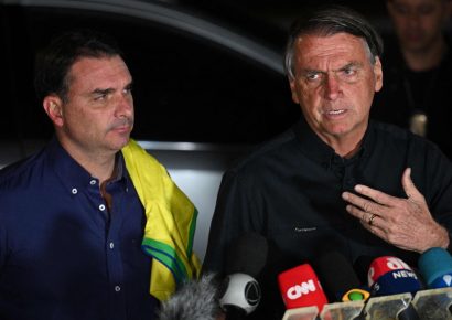 Los Bolsonaro buscan mantener su poder político en Brasil pese a la condena de Jair