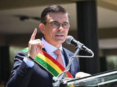 El Gobierno de Bolivia oficializa mediante decreto la eliminación de dos ministerios