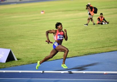 Marileidy Paulino avanza con autoridad a la final de 400m