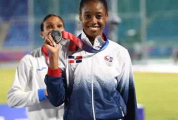 Entre lágrimas, la atleta Evelina Minaya conquista la plata y dedica su triunfo a su madre con cáncer terminal