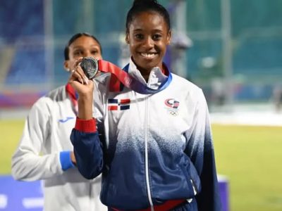 Entre lágrimas, la atleta Evelina Minaya conquista la plata y dedica su triunfo a su madre con cáncer terminal