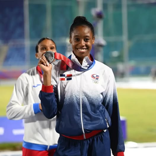 Entre lágrimas, la atleta Evelina Minaya conquista la plata y dedica su triunfo a su madre con cáncer terminal