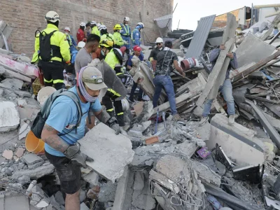 Se elevan a 240 los fallecidos y más de 1.000 heridos por el terremoto en Colombia