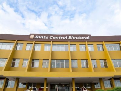 JCE inicia entrega inmediata de nueva cédula en Ágora Mall