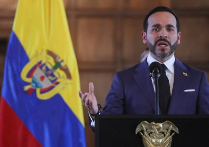 De la Espriella dice que EE. UU. está dispuesto a suspender aranceles tras terremoto