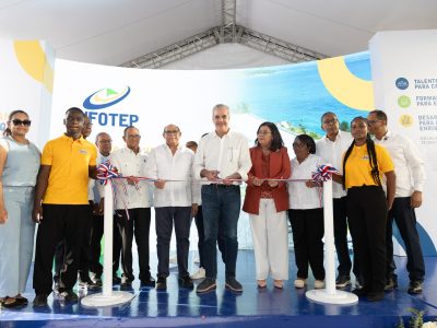 Abinader inaugura Escuela Técnico Profesional Guarocuya en Barahona