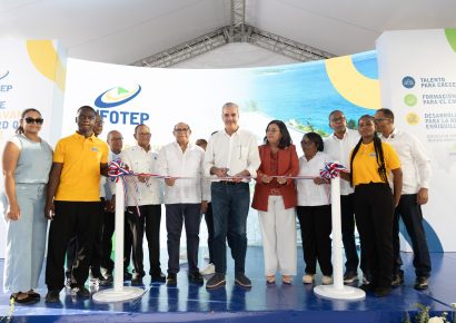 Abinader inaugura Escuela Técnico Profesional Guarocuya en Barahona